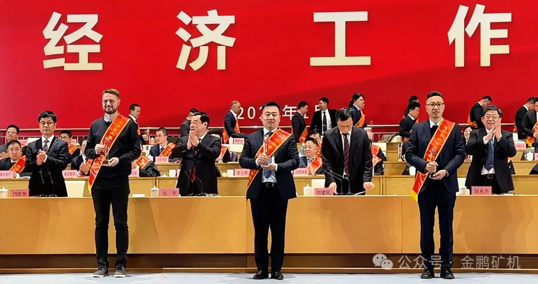 1740119025188045.jpg 640 (1).jpg